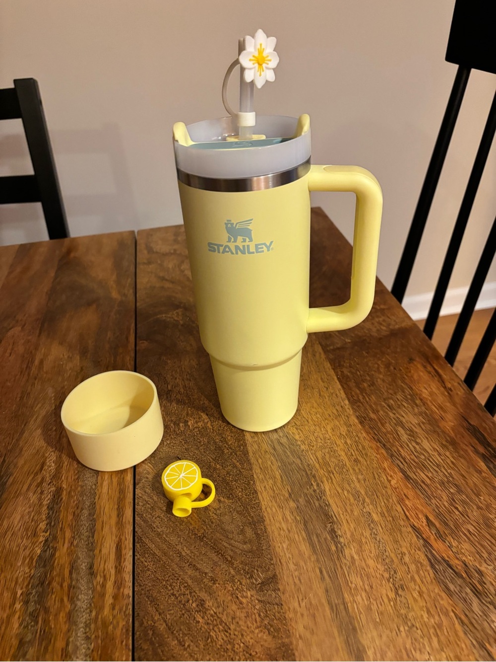 Stanley Lemon Yellow Insulated Travel Mug with Handle and bottom protector 30 oz